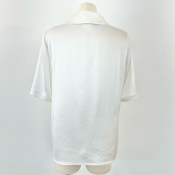 St. John Embellished Buttons Short Sleeve Top Blouse Stretch Satin Ivory Size 12 - Picture 6 of 11